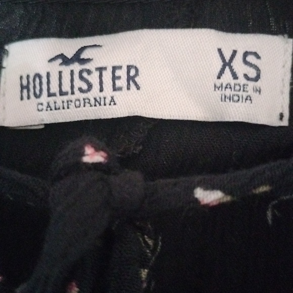 HOLLISTER CA Black Viscose Floral Top XS - Picture 3 of 4